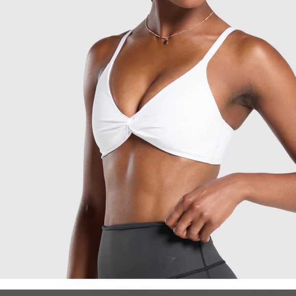 Ruched sports bra and Twist front bralette - Picture 12 of 12